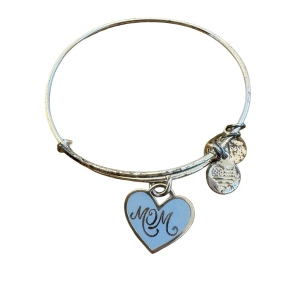 Silver Heart Mom Charm Bracelet